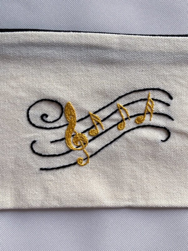 IMG_4711 Music notes embroidred pen case
