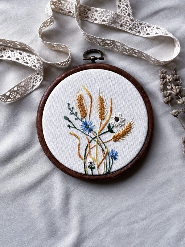 IMG_4827 Wheat & daisy embroidery hoop🌾