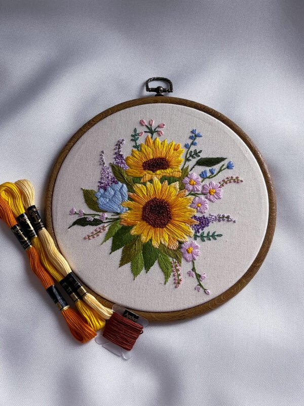 IMG_4970 Sunflower bouquet embroidery hoop🌻