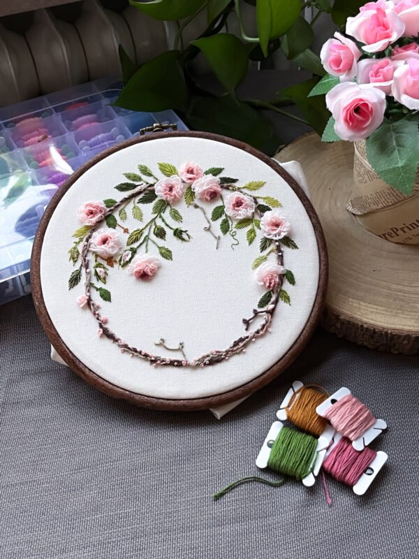 Pink roses embroidery01 Pink roses embroidery hoop🌸