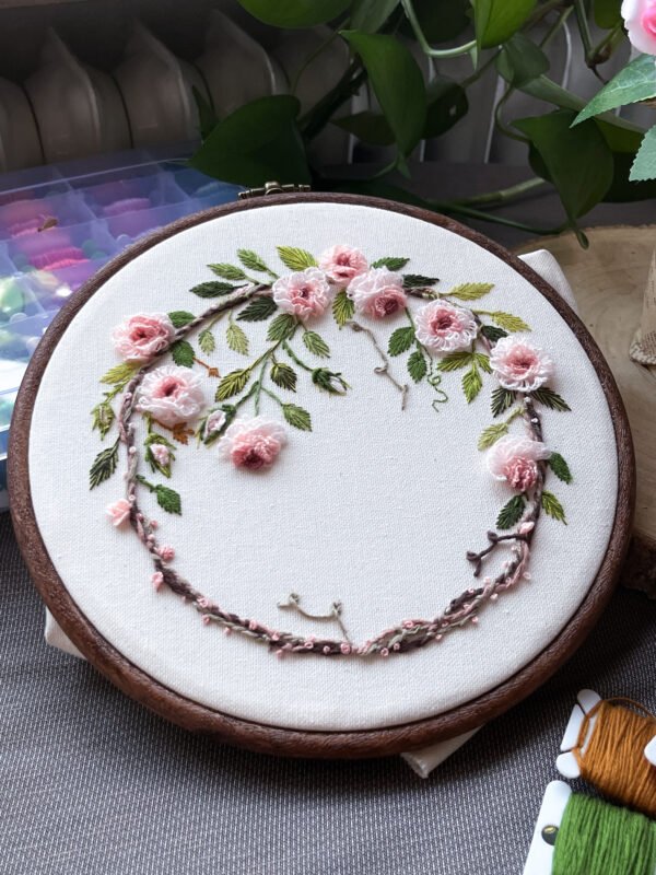 Pink roses embroidery02 Pink roses embroidery hoop🌸