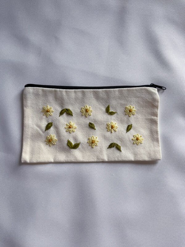 IMG_4704 Daisy embroidred pen case