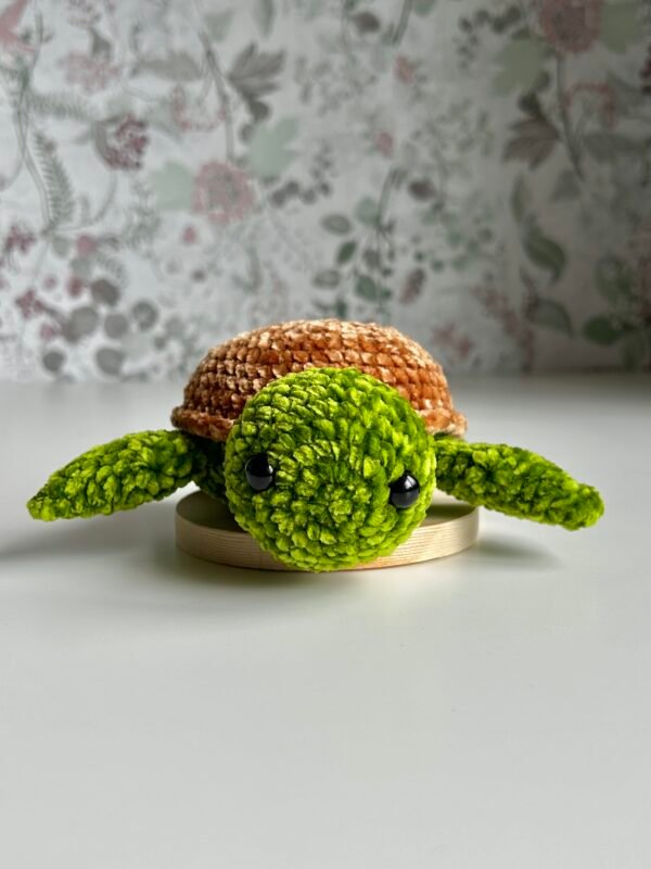 Turtle plushie amigurumi