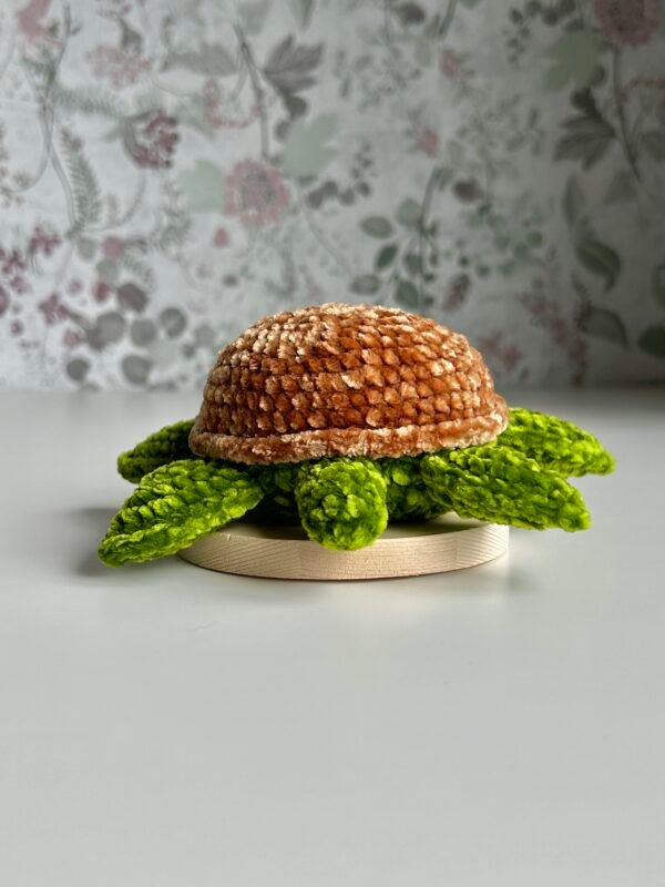 Turtle plushie amigurumi