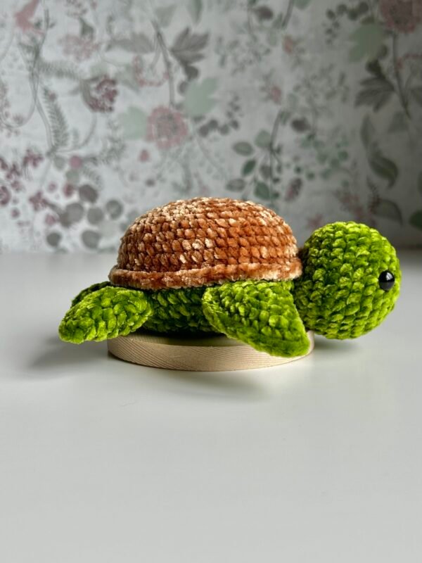 Turtle plushie amigurumi