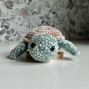 Turtle plushie amigurumi