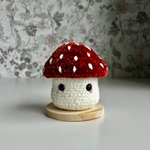 Mushroom plushie amigurumi