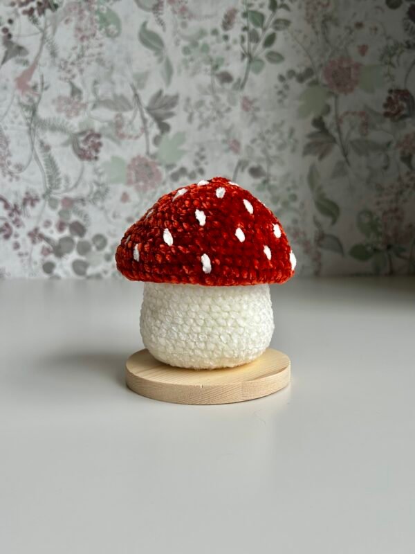Mushroom plushie amigurumi