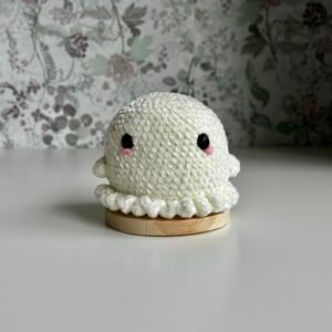 Ghost plushie amigurumi